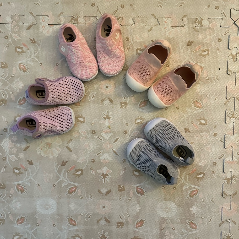 Baby shoe bundle - size 4 and 12-18 months. Great condition